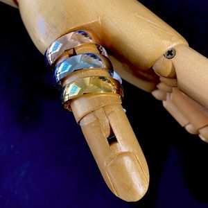 NWT Stainless Steel 1/2cm Bands/10